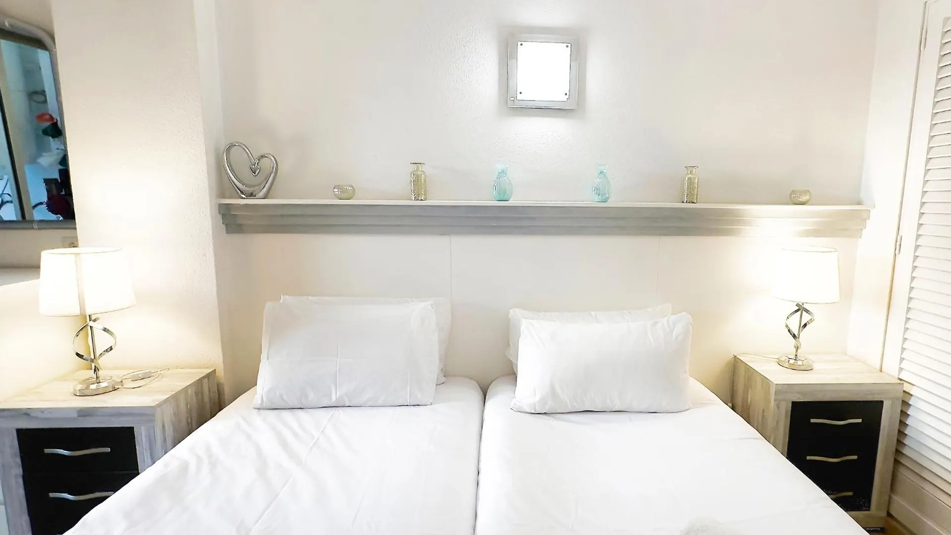 Central Two Bedroom Apartment On The Second Line Of The Beach In Marbella.
