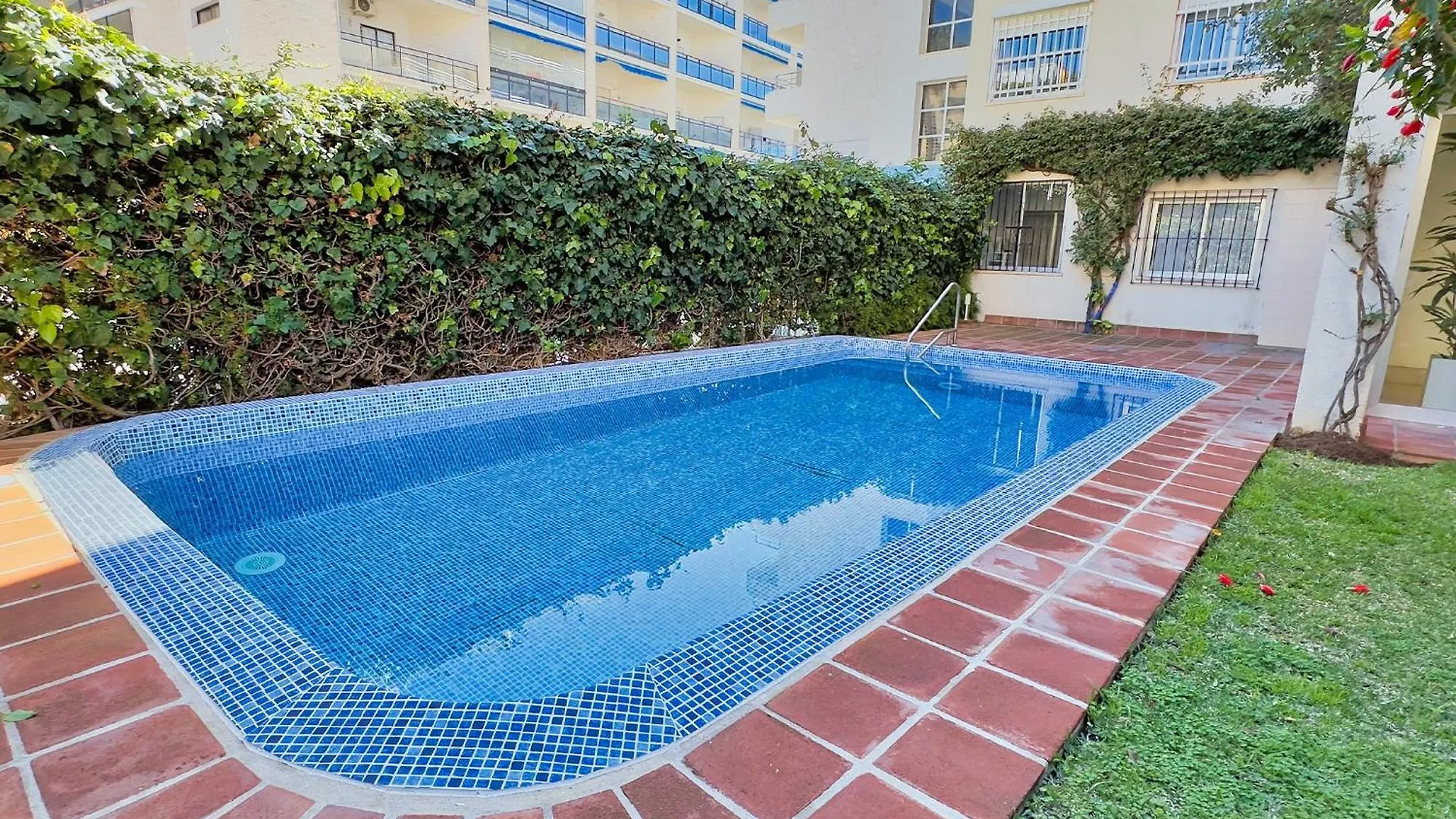 Central Two Bedroom Apartment On The Second Line Of The Beach In Marbella.