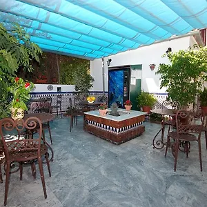 Konukevi Aduar, Marbella